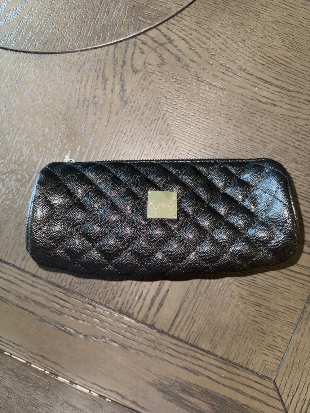 It cosmetics makeup brush case